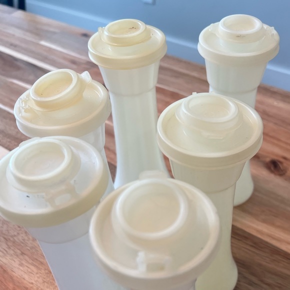Tupperware Vintage Salt and Pepper Shakers | Plastic Vintage S&P - Picture 3 of 3